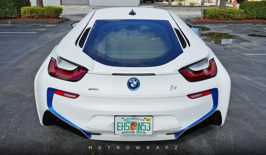  BMW i8 Matte White by MetroWrapz 2016 года  (фото 2 из 6)